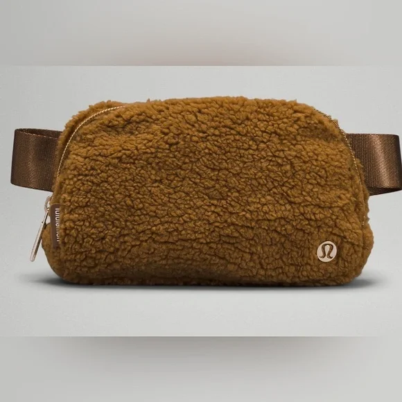 # 198 NWT - Lululemon Burnt Caramel Sherpa Everywhere Belt Bag 1L Gold